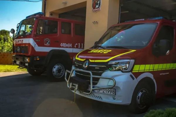 Pożar ścierniska w Jasicach – strażacy walczyli z ogniem