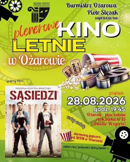 Kino plenerowe w Ożarowie – ostatnia szansa na wakacyjny wieczór pod gwiazdami