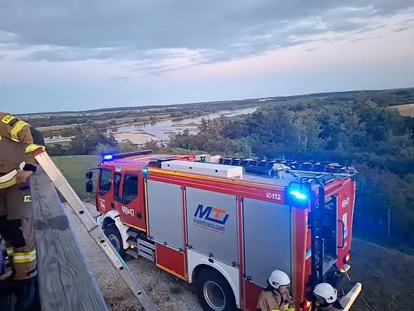 Pożar jacuzzi w Słupi Nadbrzeznej-Kolonii – strażacy w akcji