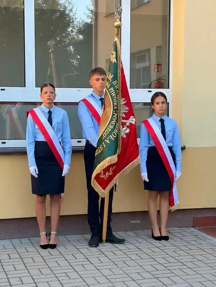 Uroczyste rozpoczęcie roku szkolnego w Zespole Szkół nr 1 w Opatowie