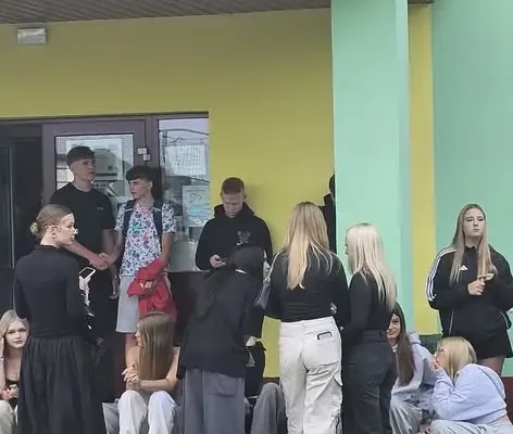 Integracyjne rozpoczęcie roku w ZS w Ożarowie – grill, gry i wspólna zabawa