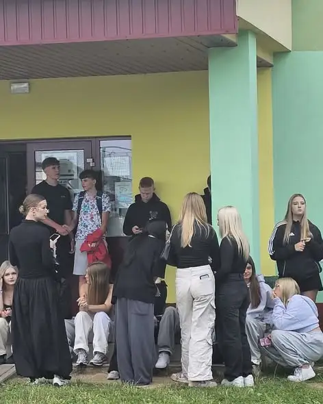 Integracyjne rozpoczęcie roku w ZS w Ożarowie – grill, gry i wspólna zabawa