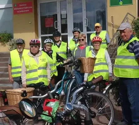 Seniorzy z Gminy Sadowne na czwartym integracyjnym rajdzie rowerowym w Orzełku