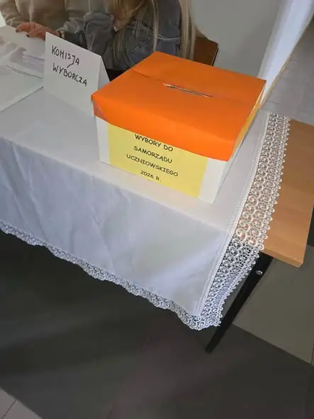 Wybory do Samorządu Uczniowskiego w ZSO Zarów – uczniowie zagłosowali