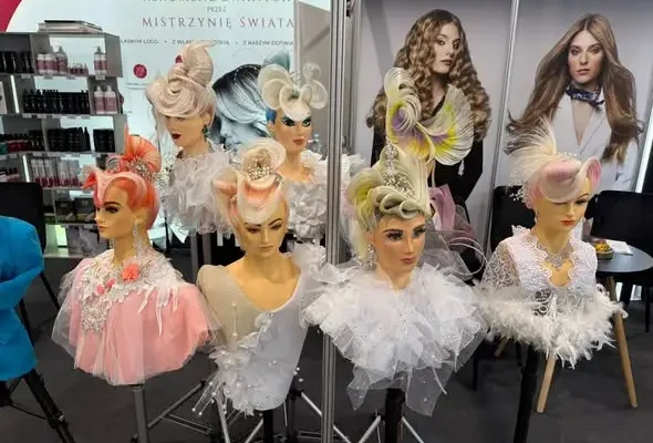 Uczniowie z Żarowa na targach BEAUTY FORUM & HAIR w Warszawie