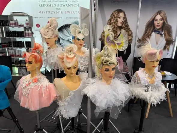 Uczniowie z Żarowa na targach BEAUTY FORUM & HAIR w Warszawie