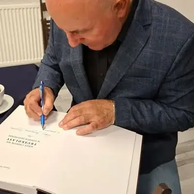 Nowa książka o dziejach Truskolasów w bibliotece w Sadowiu