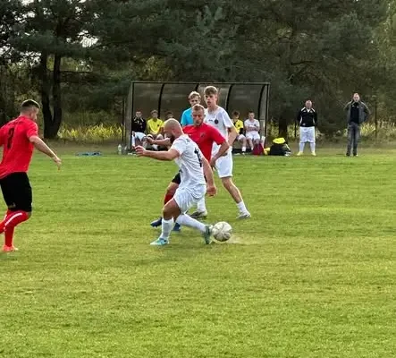 GKS Wojciechowice wygrywa na wyjeździe ze Zrywem Zbigniewice 2:0
