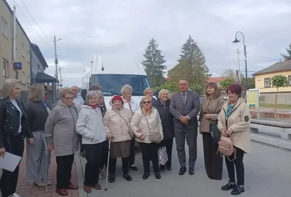 Iwaniska: Seniorzy z gminy świętowali Europejski Dzień Seniora w kinie w Sandomierzu