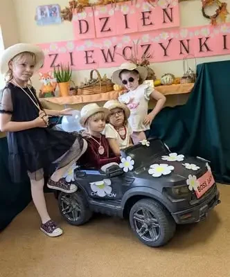 Dzień Dziewczynek w przedszkolu. Zamiast księżniczek wybrały motoryzację