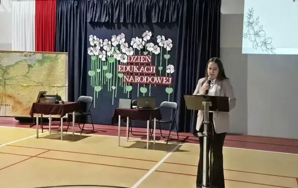 Dzień Edukacji Narodowej w szkole – uroczysta akademia i podziękowania dla nauczycieli