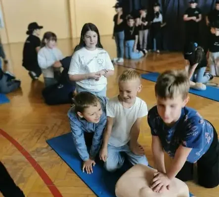 Uczniowie z gminy [nazwa] pobili rekord w resuscytacji – 105 osób w akcji WOŚP