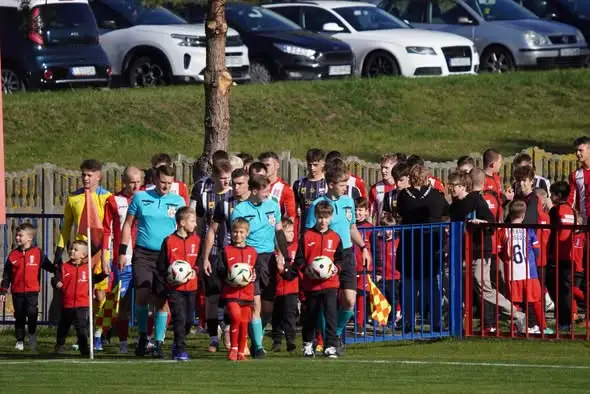 Wierna Małogoszcz przegrywa 0:1 z Cementem Ożarów w 4. Lidze Świętokrzyskiej