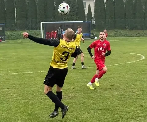 GKS Wojciechowice przegrywa z UKS Baćkowice 1:2 – Bartosz Kozioł strzela honorową bramkę