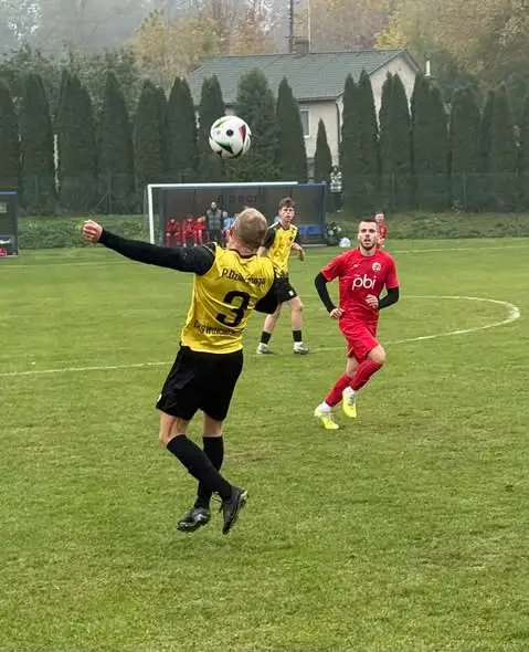 GKS Wojciechowice przegrywa z UKS Baćkowice 1:2 – Bartosz Kozioł strzela honorową bramkę